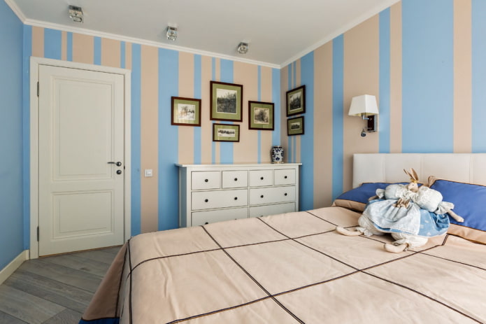 Wallpaper for low ceilings