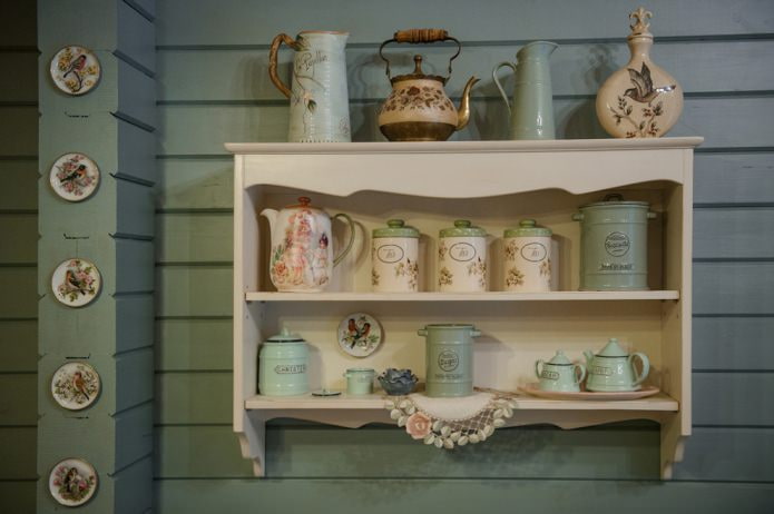 kitchen utensils in the Provence style