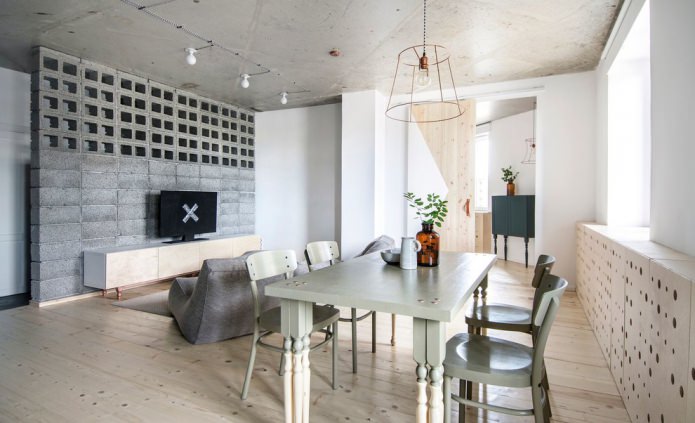 Untreated concrete ceiling
