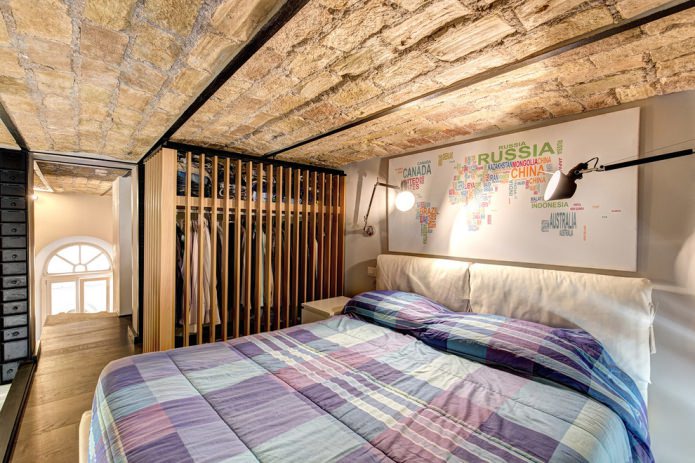 unfinished ceiling finish in the bedroom