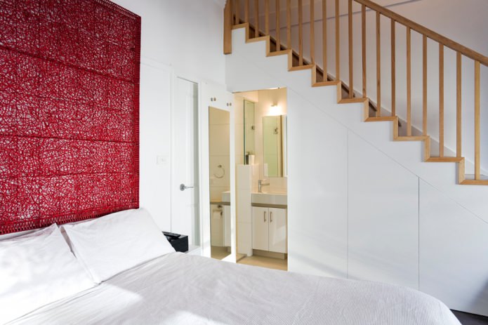 Bathroom in the bedroom under the stairs