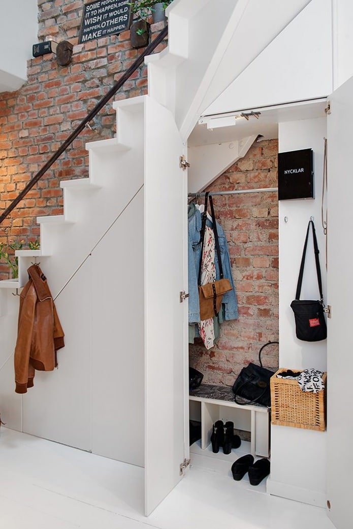 hallway in the staircase