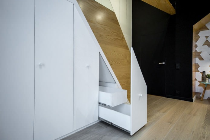 pull-out wardrobe