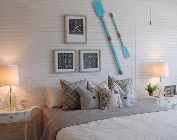 oars on the wall in the bedroom