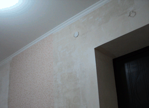 how to glue wallpaper above a doorway