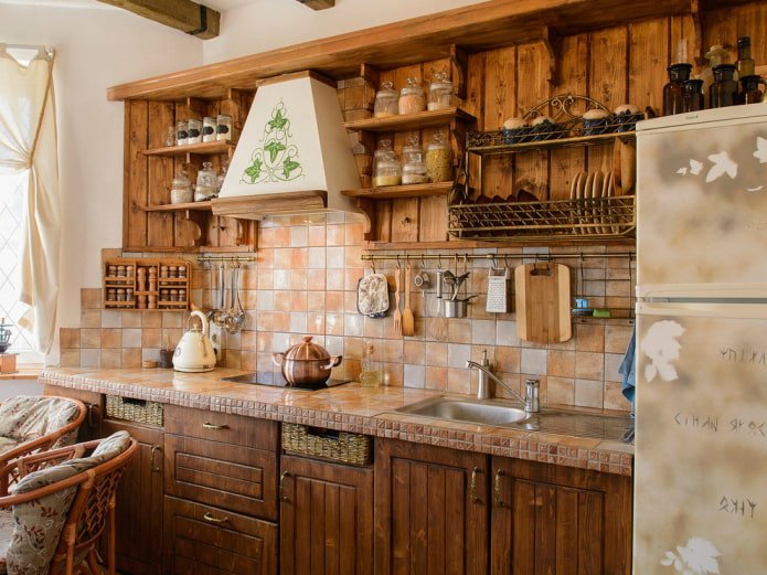Utensils on rails