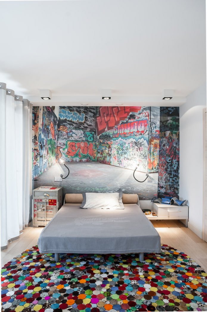graffiti in the interior