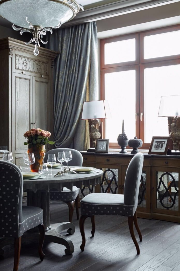 dining room in traditional English style