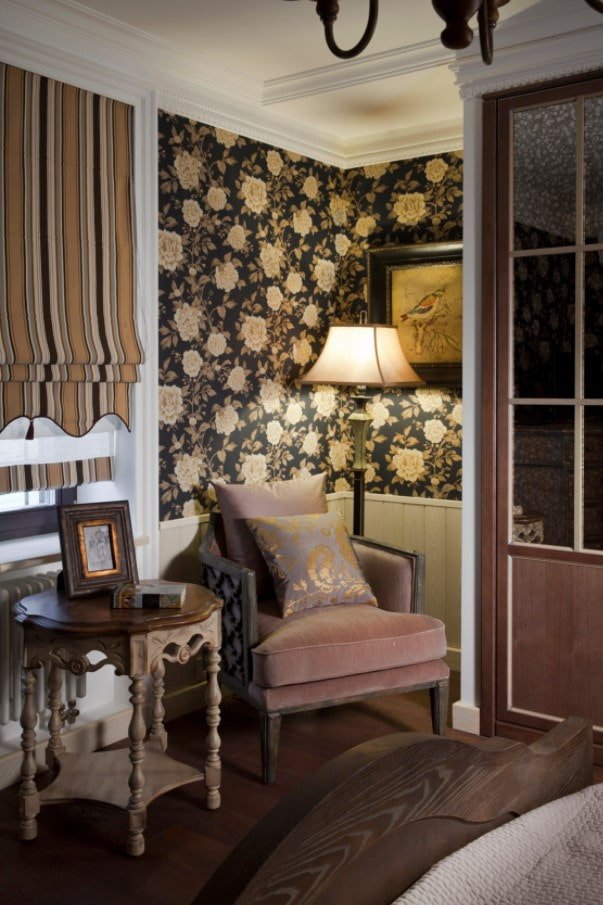 floral wallpaper in the living room