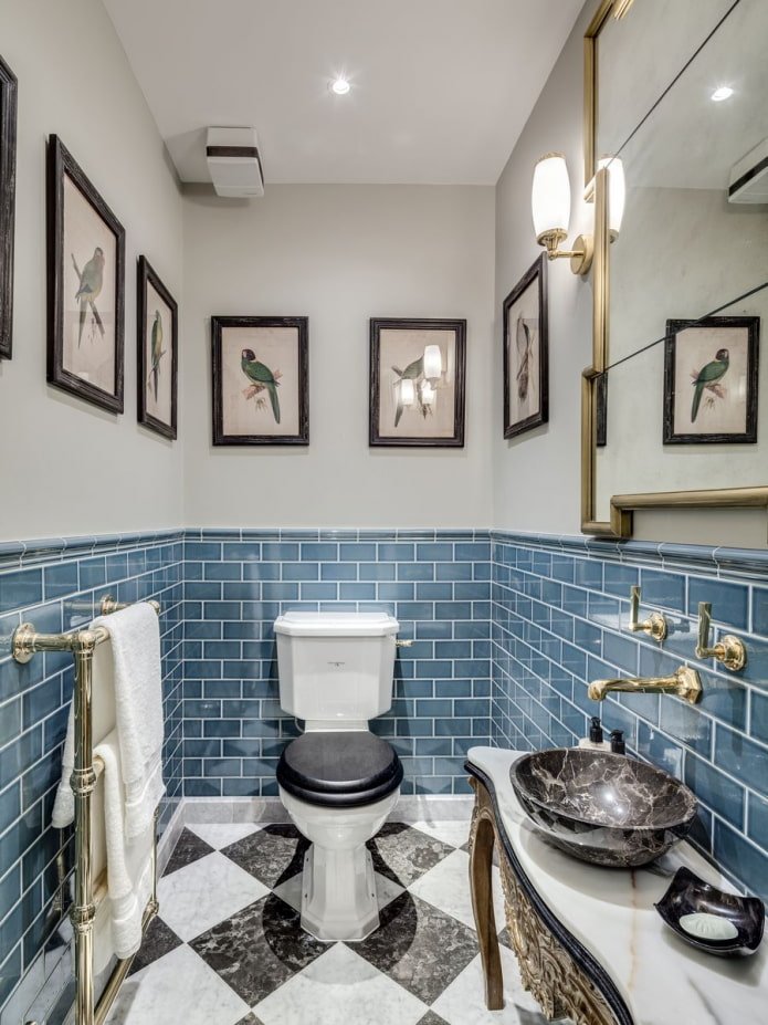 English style toilet decor