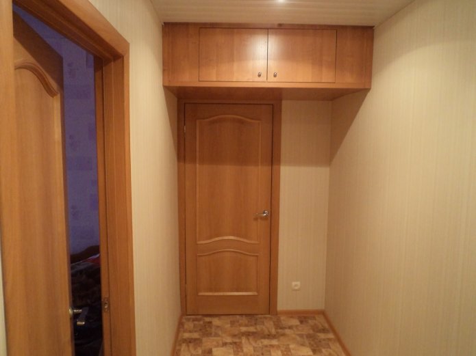 mezzanine in the hallway