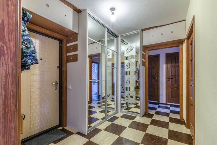 mezzanine in the hallway