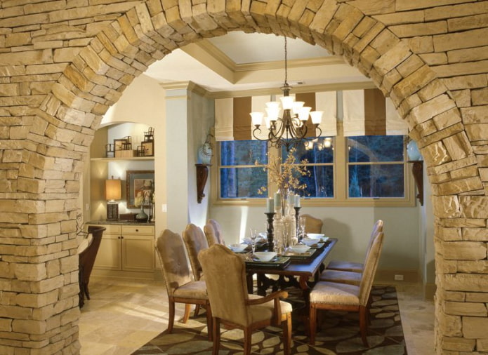 Semi-circular arch