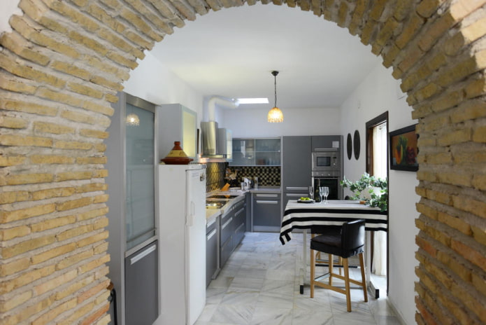 arch decoration in the kitchen interior