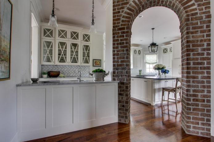 arch decoration in the kitchen interior
