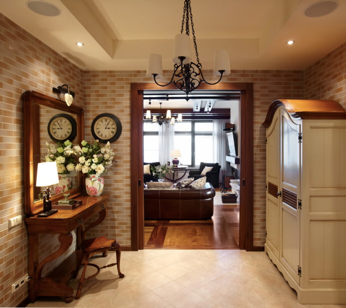 wooden arch in the hallway