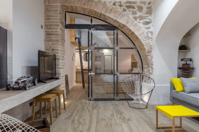 Half-arch in the interior