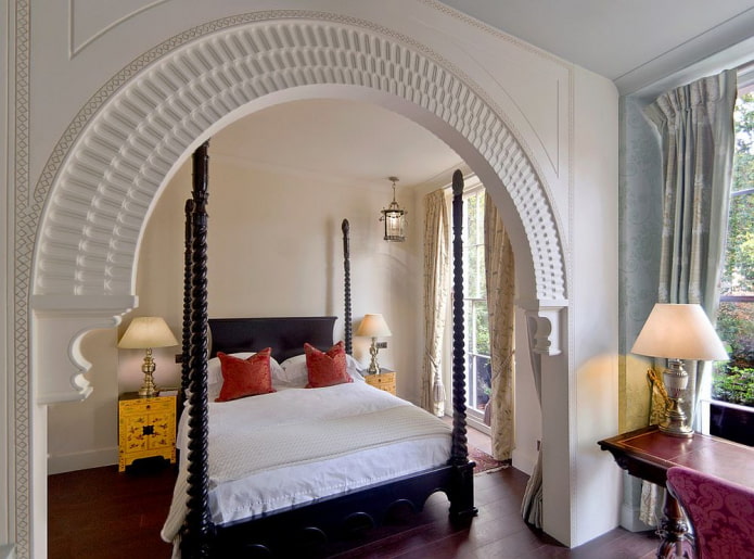 Oriental style in the bedroom