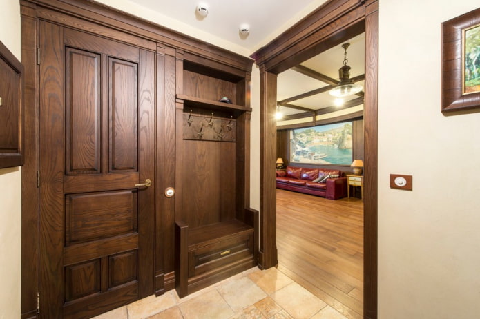 wooden arch in the hallway interior