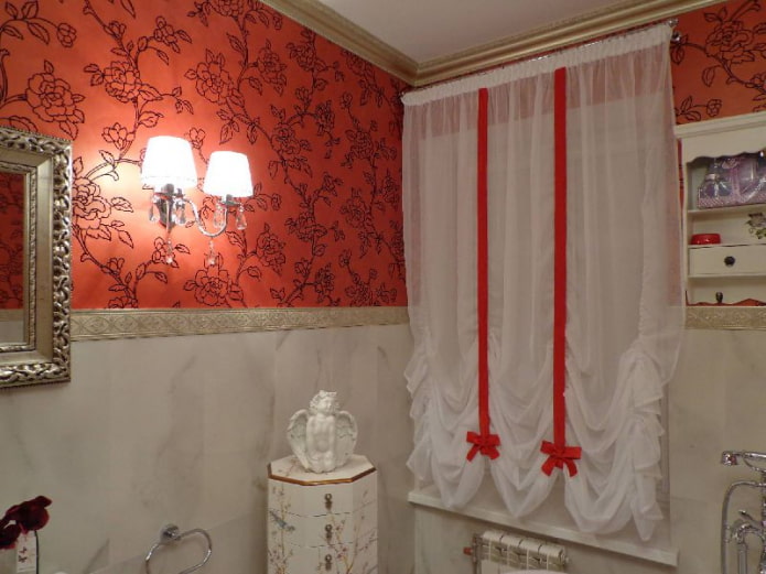 Austrian curtains with bows in the interior
