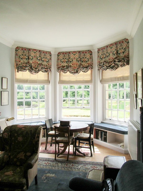 Austrian curtains in combination with other curtains