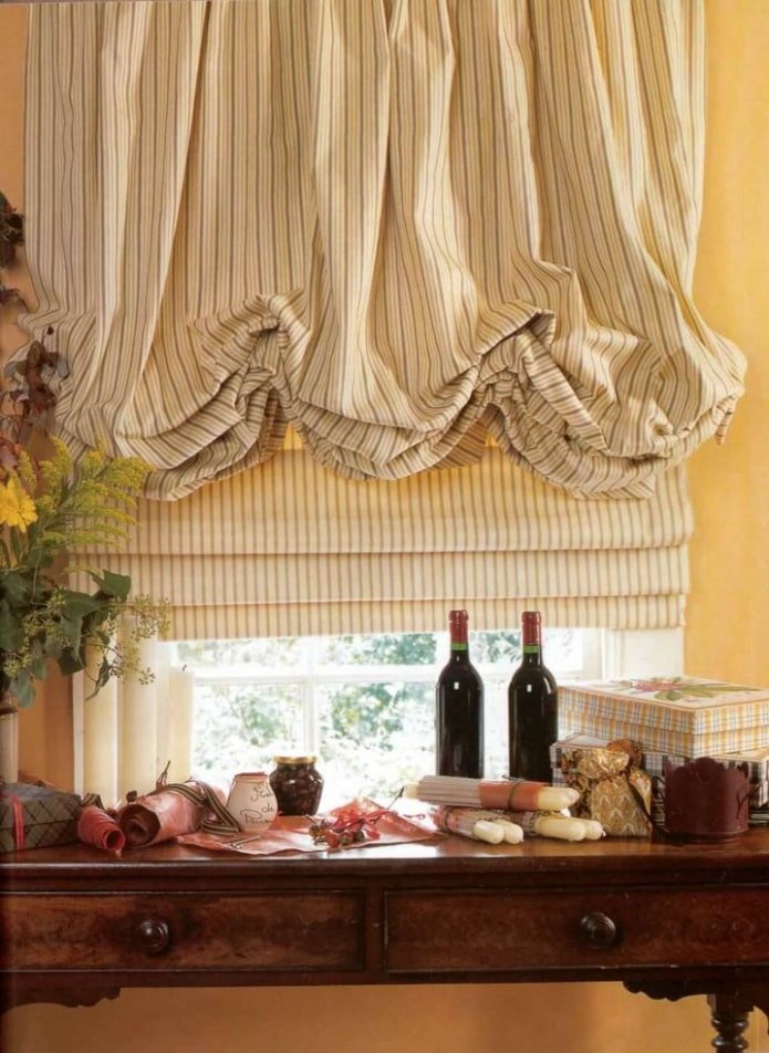 Austrian curtains in combination with other curtains