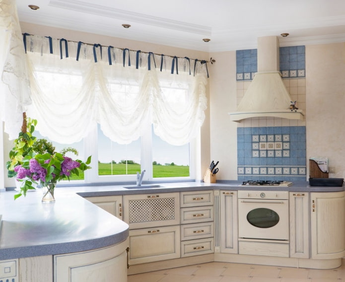 Austrian curtains with tie fastening