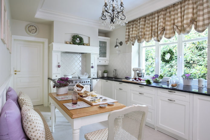 Austrian curtains in the interior in the Provence style