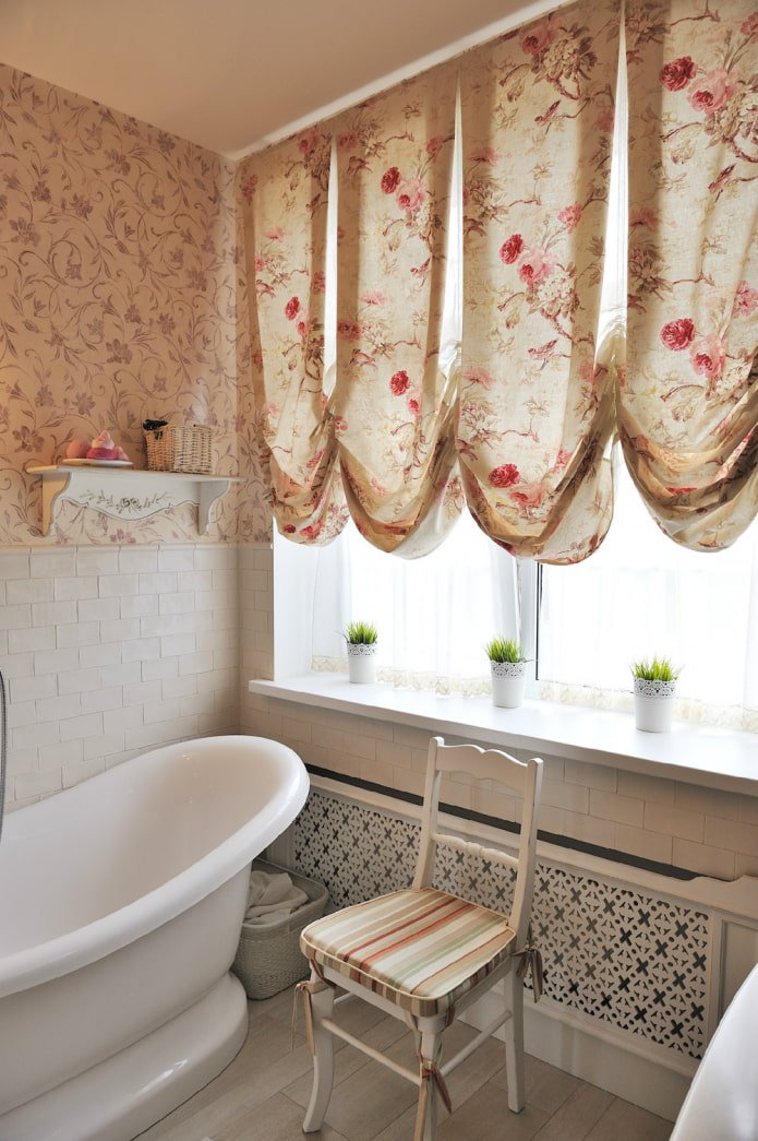 Austrian curtains with a floral pattern