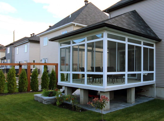 house project with a closed balcony