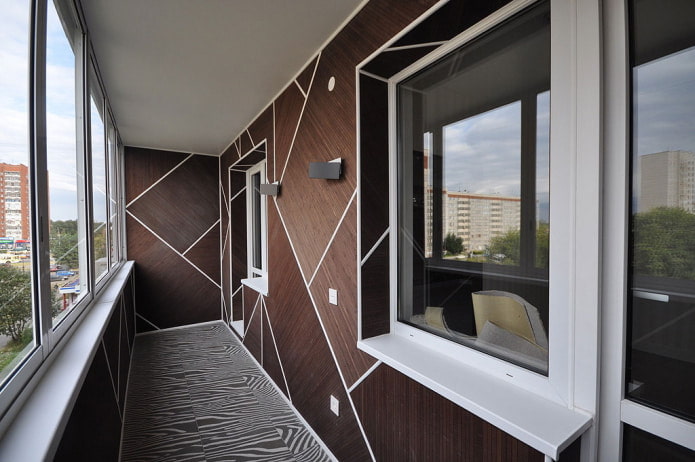 balcony with an unusual finishing method