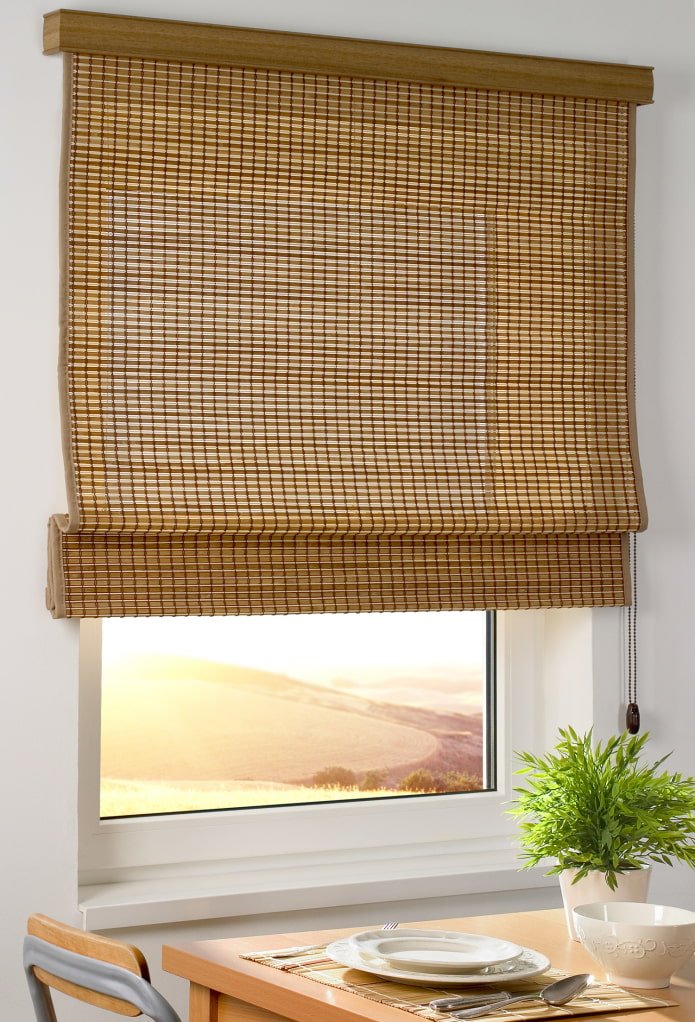 Roman blinds made of bamboo in the interior