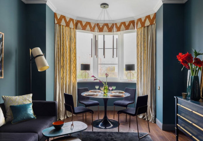 rigid lambrequin on the bay window