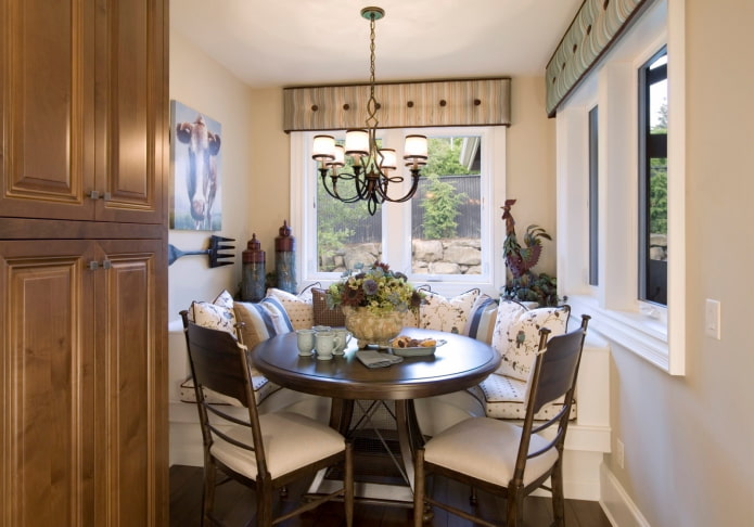 hard lambrequin in the interior of a small kitchen