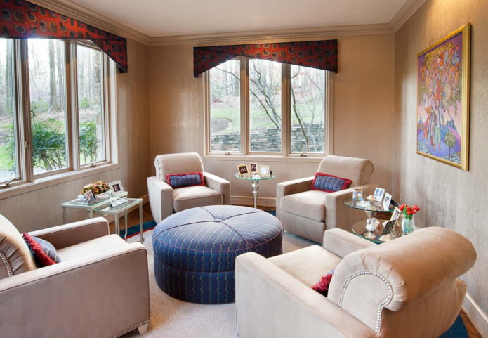 asymmetrical bando in the living room interior