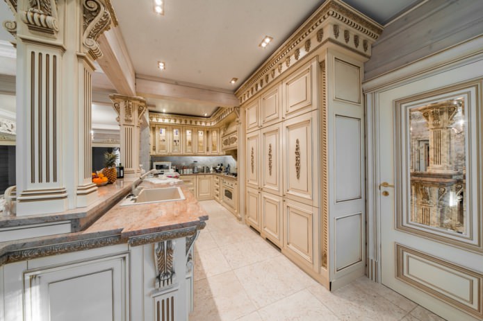 narrow kitchen in baroque style