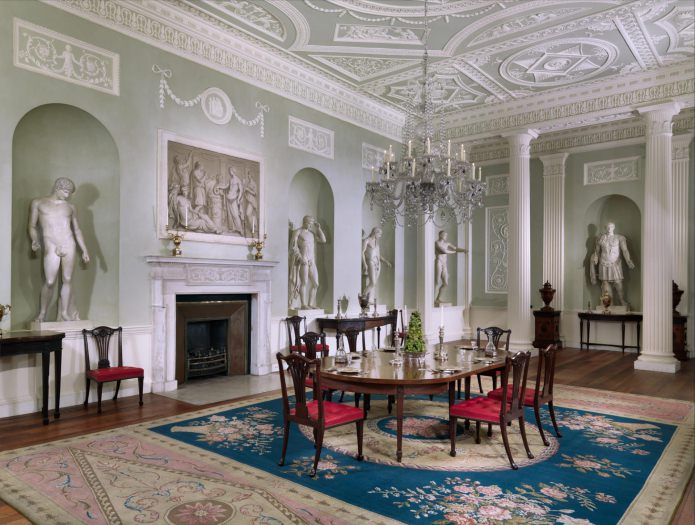 stucco on the ceiling, statues in the interior
