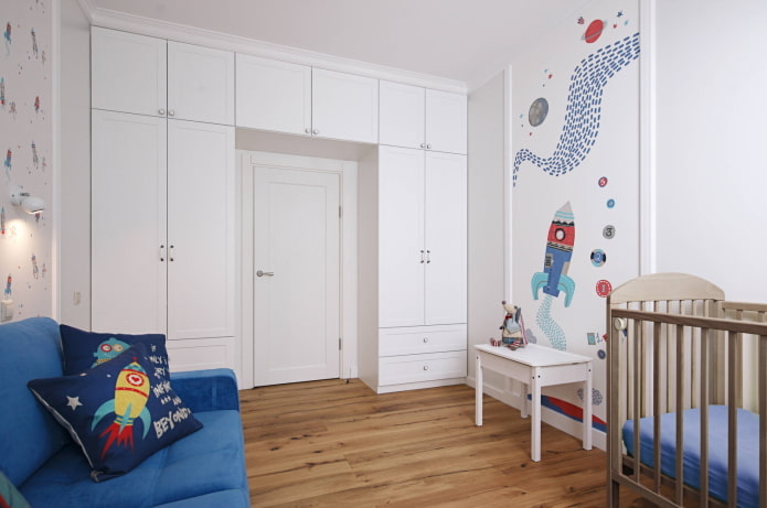 Wardrobe around the door