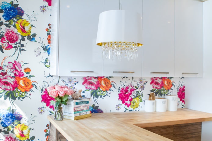 flowered wallpaper