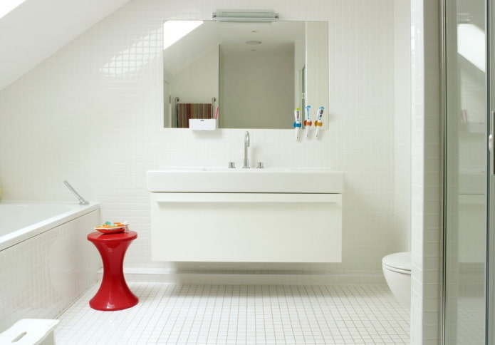 white bathroom interior decoration