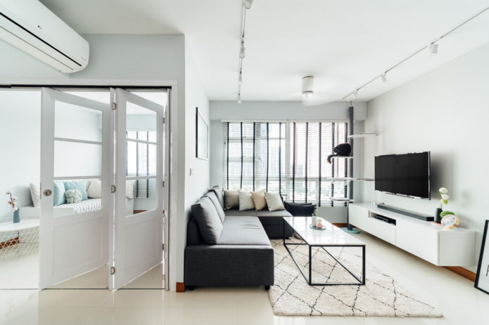 white doors in the interior in the Scandinavian style