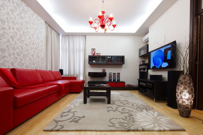 White wallpaper in the living room interior