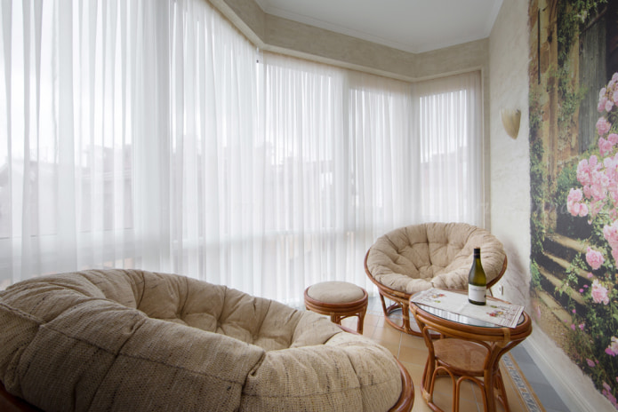 tulle on the loggia