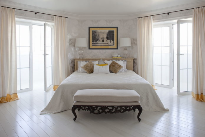 Light wallpaper and white floor
