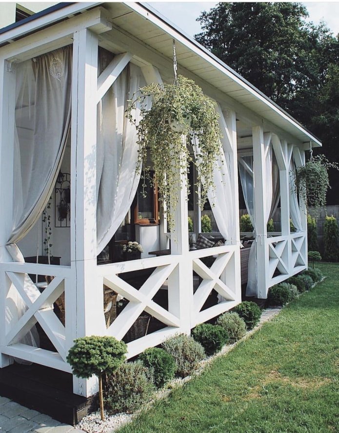 curtains in the gazebo