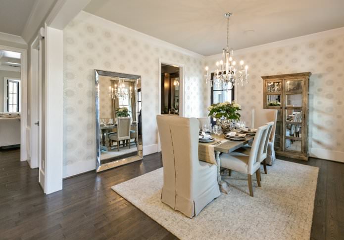beige wallpaper in the dining room