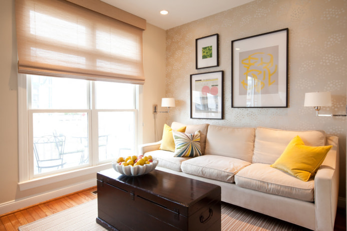 Decorative pillows on the sofa