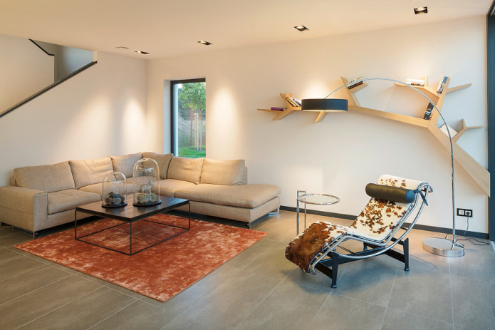 orange carpet for a beige sofa
