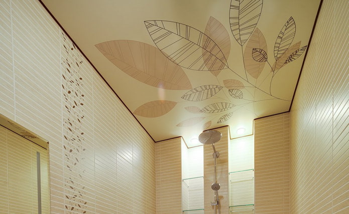 Photo printing on the ceiling in the bathroom
