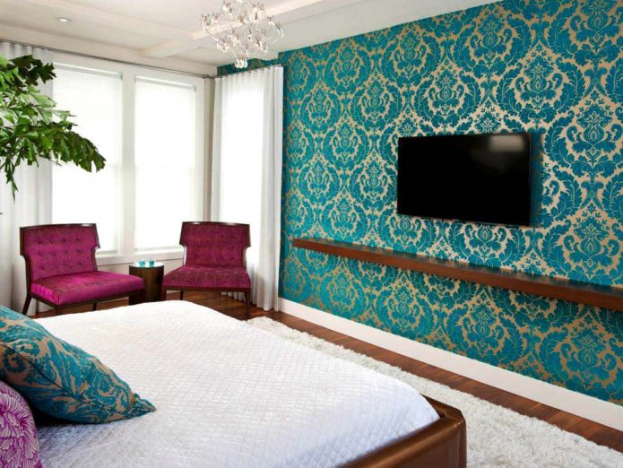 wallpaper in tone with pillows